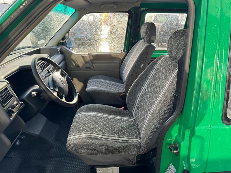 Volkswagen Transporter 12