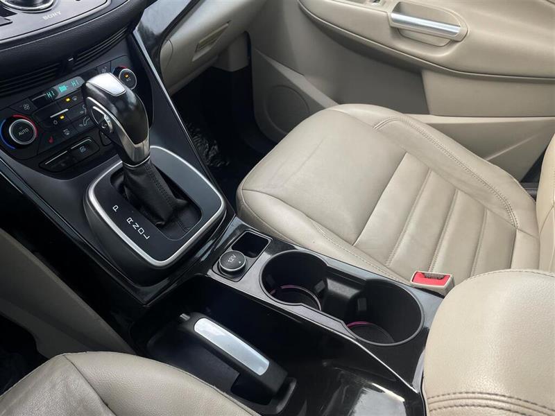 ford C-max 2018 - 24