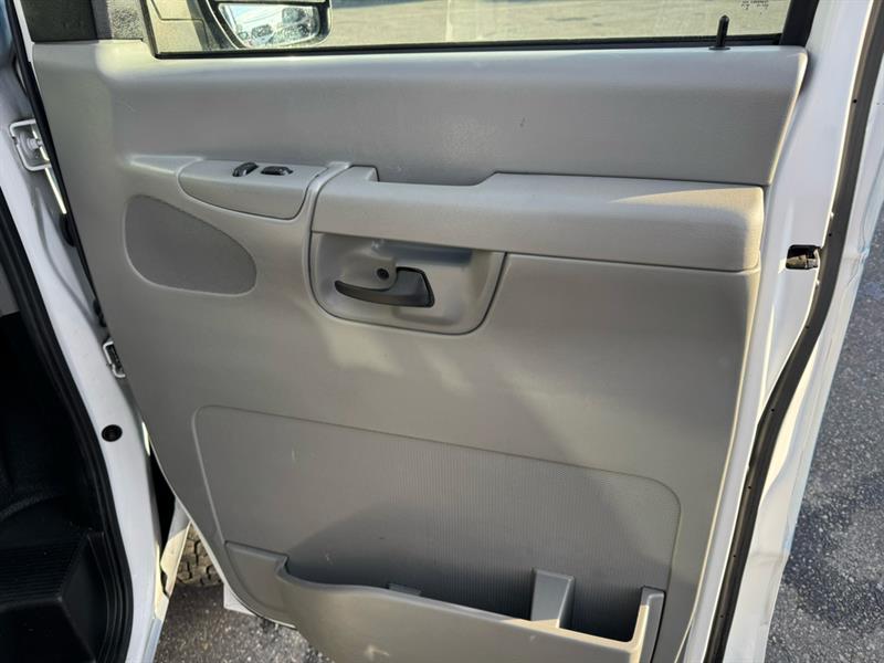 ford Econoline 2007 - 9