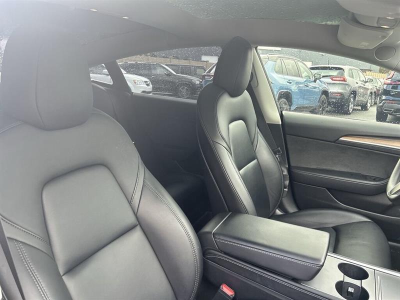 tesla Model 3 2022 - 21