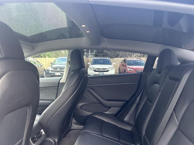 tesla Model 3 2022 - 35