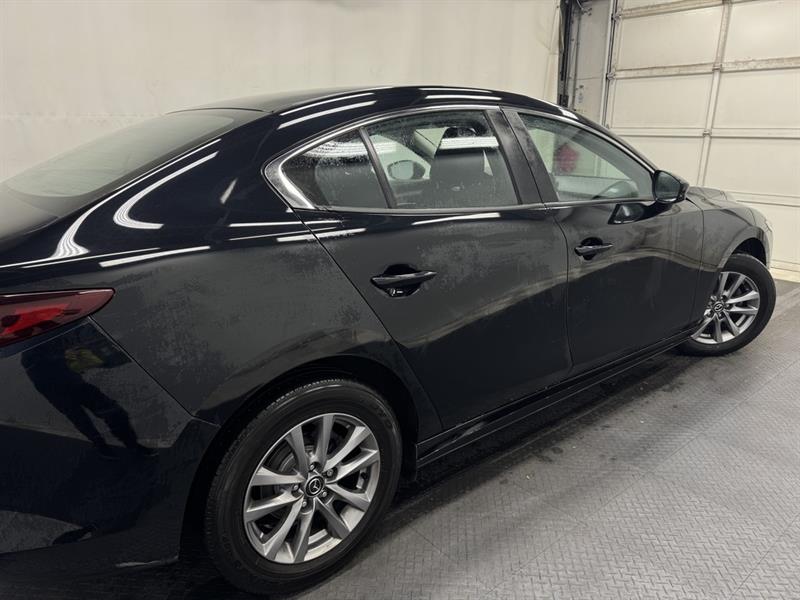 mazda Mazda3 2022 - 11