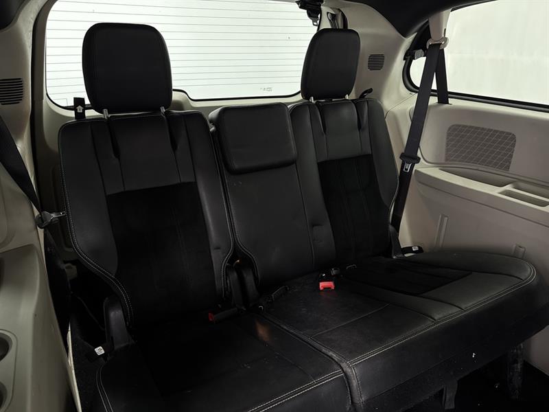 dodge Grand Caravan 2016 - 32