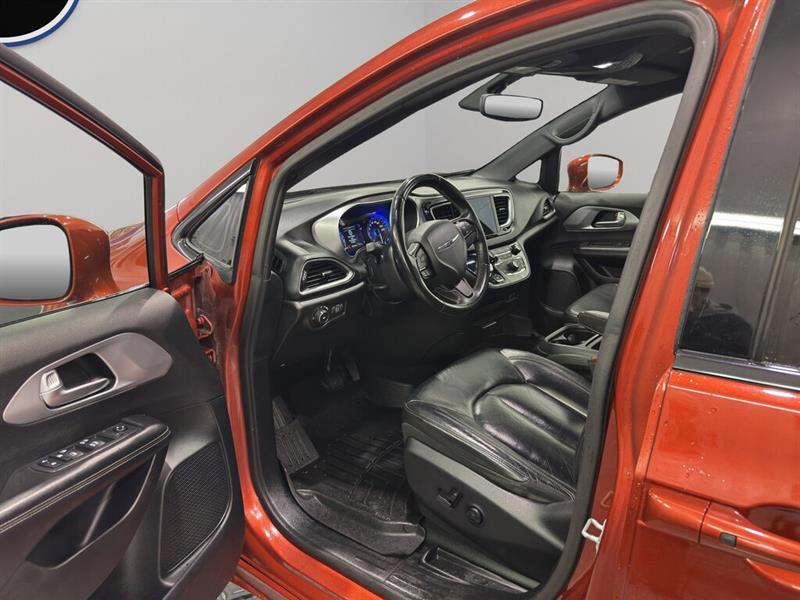 chrysler Pacifica 2018 - 11