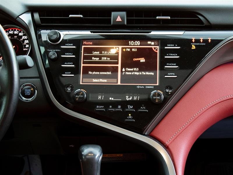 toyota Camry 2020 - 18