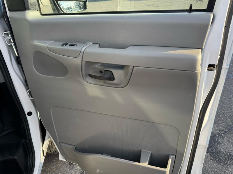 ford Econoline 2007 - 9