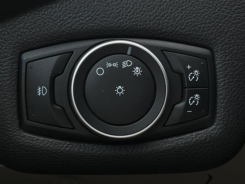 ford C-max 2018 - 21