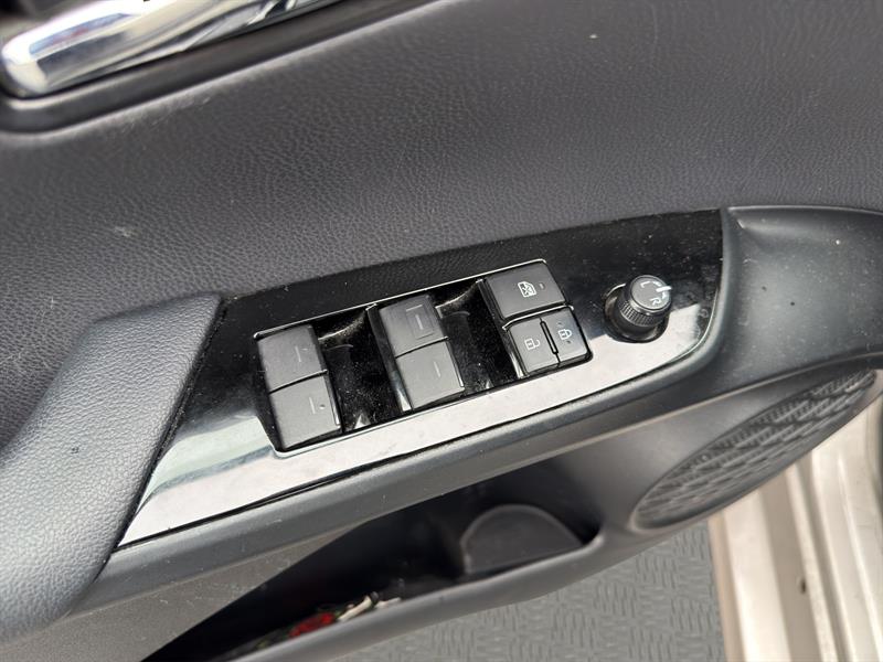 toyota Prius Prime 2020 - 11