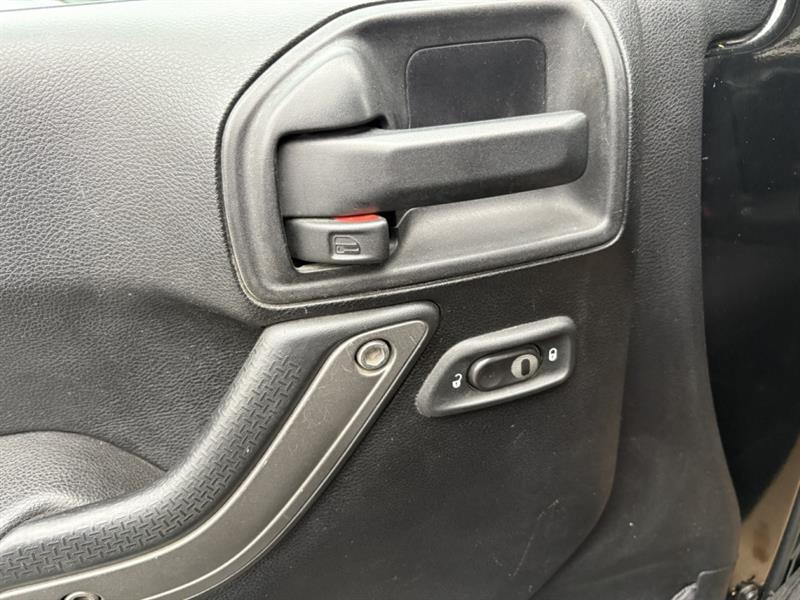 jeep Wrangler Unlimited 2012 - 11