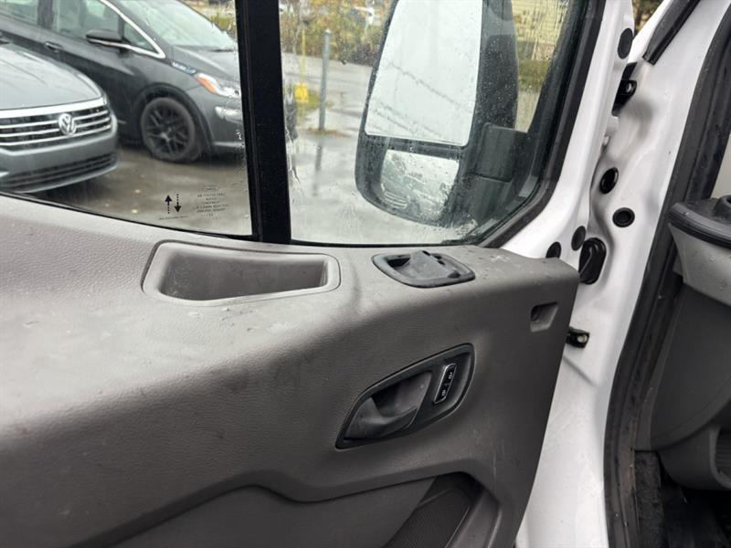 ford Transit fourgon utilitaire 2023 - 8