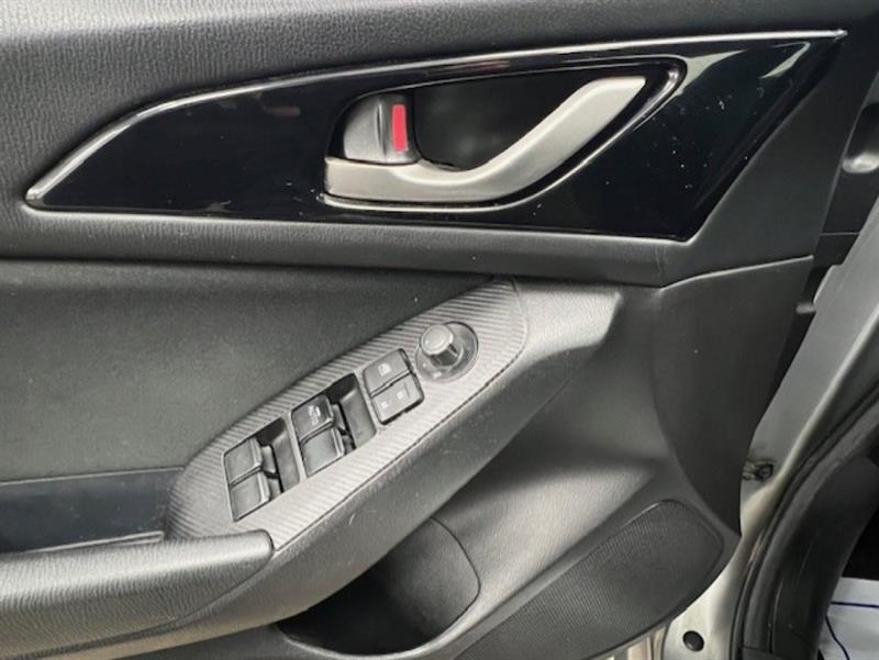 mazda Mazda3 2016 - 24