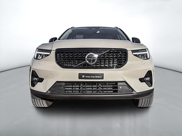 volvo XC40 2025 - 2
