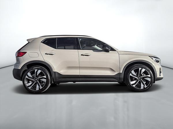 volvo XC40 2025 - 4