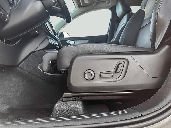 volvo XC40 2025 - 11