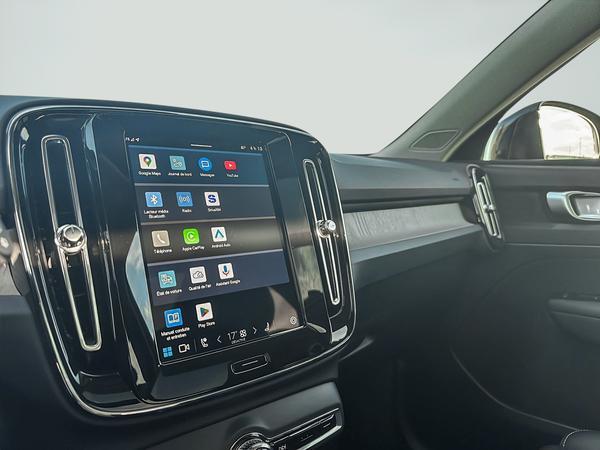 volvo XC40 2025 - 12