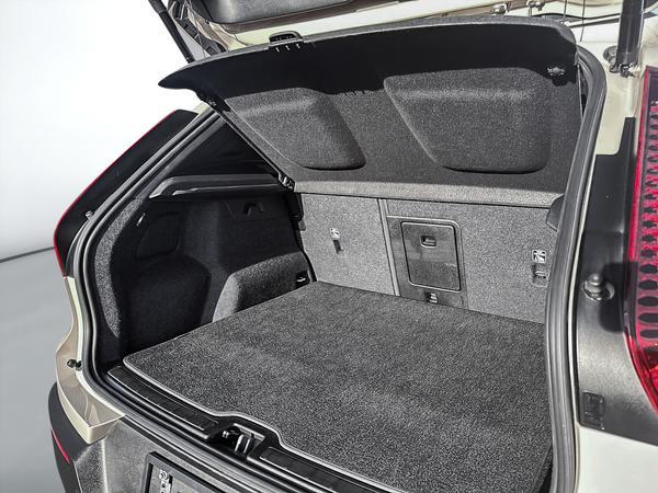 volvo XC40 2025 - 16