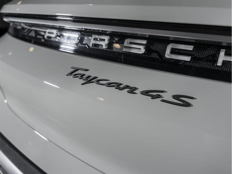 porsche Taycan 2022 - 18