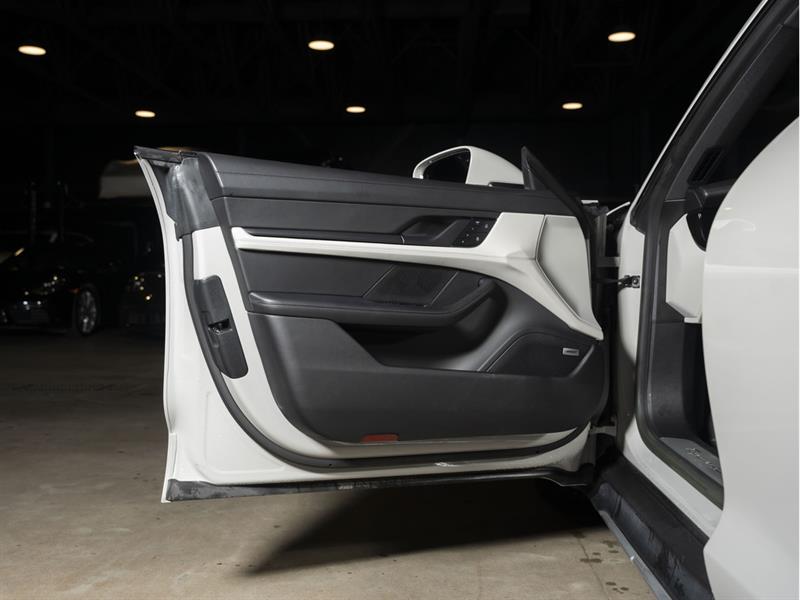 porsche Taycan 2022 - 24