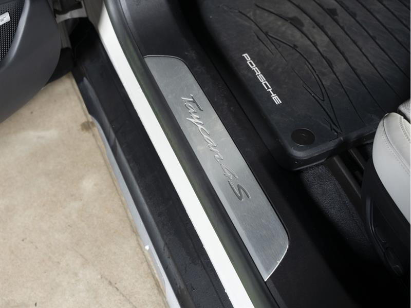 porsche Taycan 2022 - 26