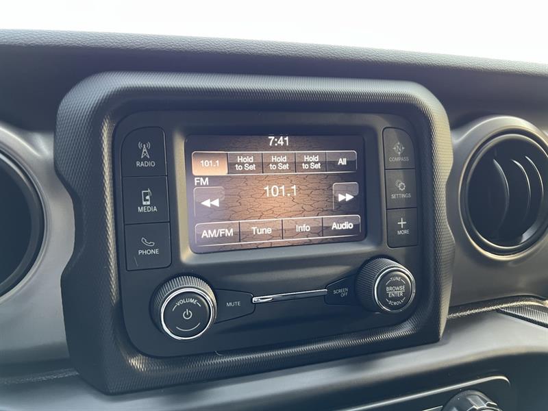 jeep Wrangler 2020 - 11