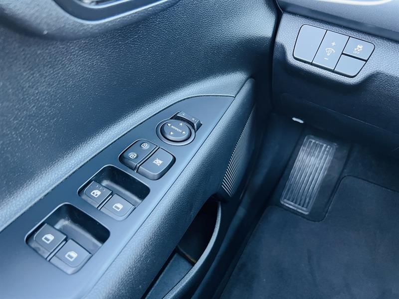 kia Rio 5-door 2019 - 13