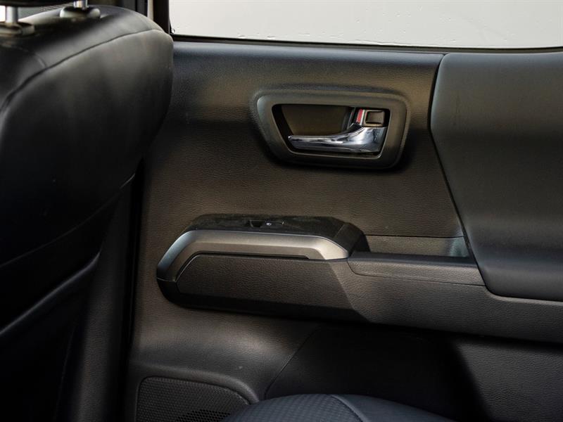 toyota Tacoma 2021 - 26