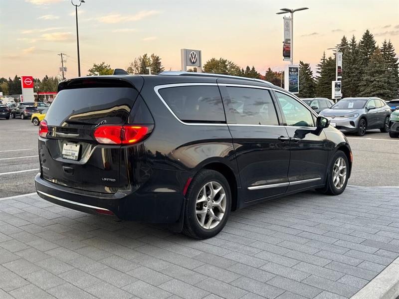 chrysler Pacifica 2017 - 3