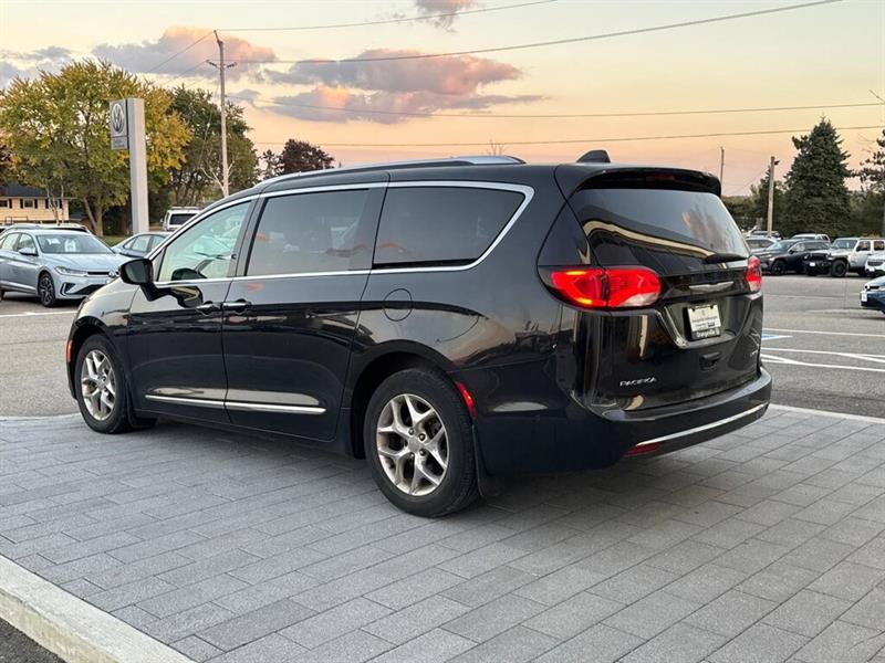 chrysler Pacifica 2017 - 4