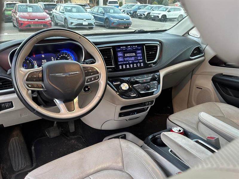 chrysler Pacifica 2017 - 9