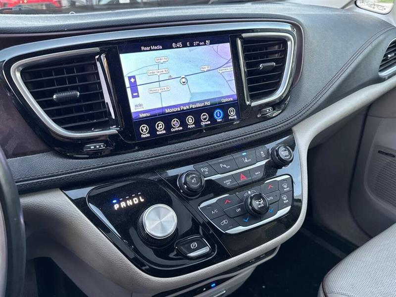 chrysler Pacifica 2017 - 12