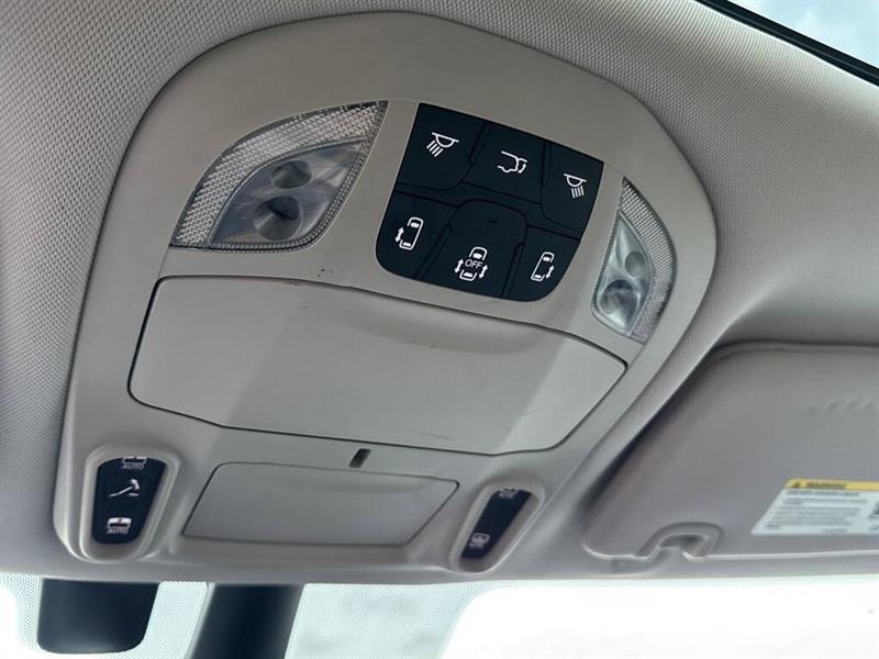 chrysler Pacifica 2017 - 17