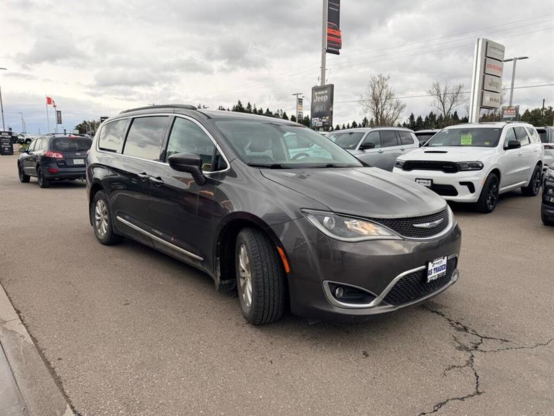 chrysler Pacifica 2017 - 7