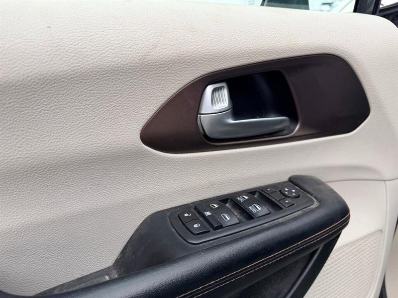 chrysler Pacifica 2017 - 8