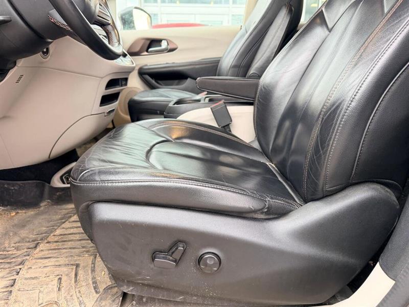 chrysler Pacifica 2017 - 9