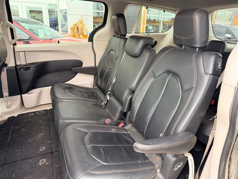 chrysler Pacifica 2017 - 15