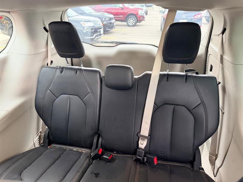 chrysler Pacifica 2017 - 16