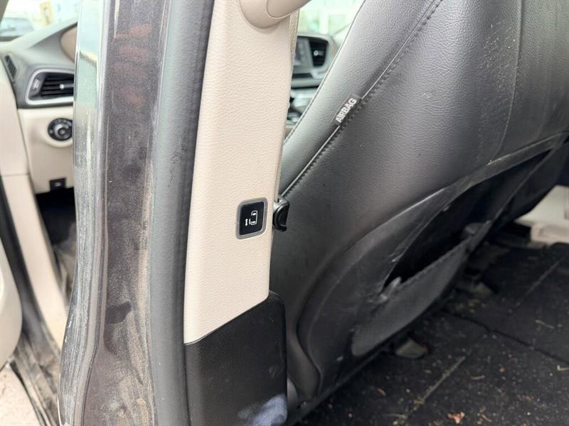 chrysler Pacifica 2017 - 17