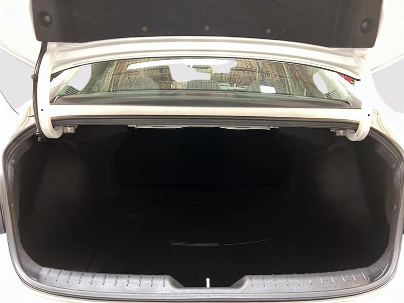 hyundai Elantra 2024 - 12