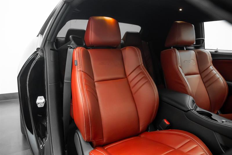 dodge Challenger 2021 - 17