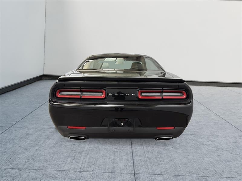 dodge Challenger 2017 - 11