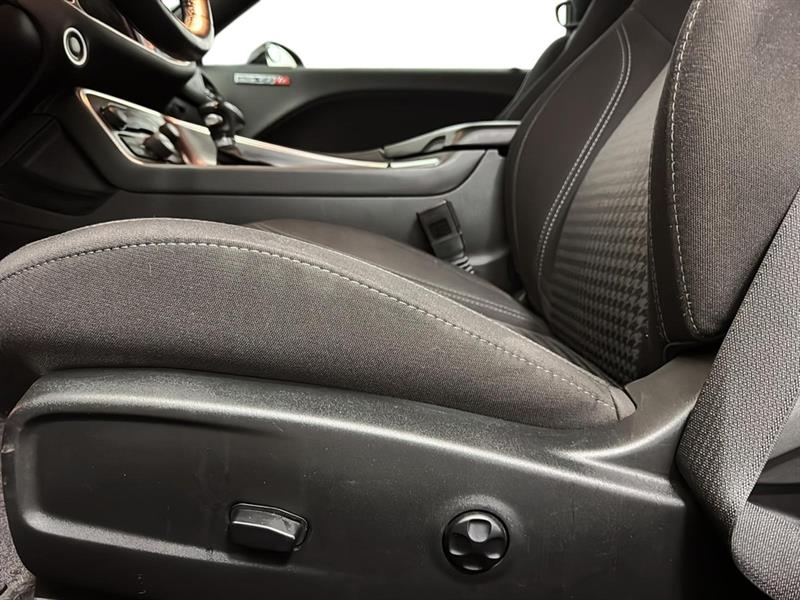 dodge Challenger 2017 - 18