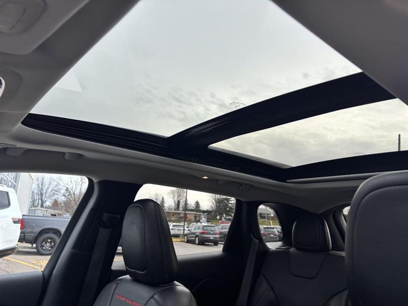 jeep Cherokee 2019 - 11