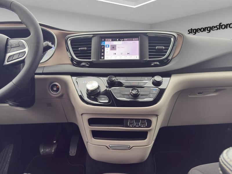 chrysler Grand Caravan 2024 - 13