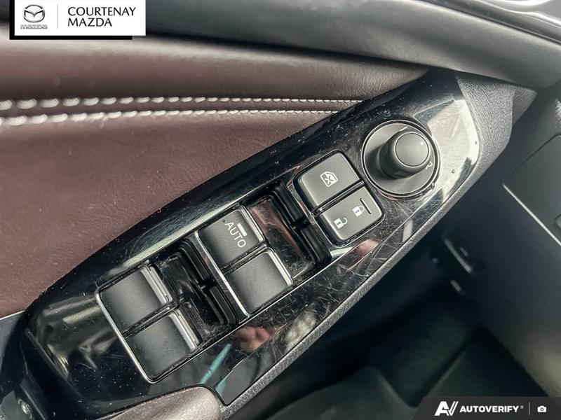 mazda Mazda3 2018 - 24