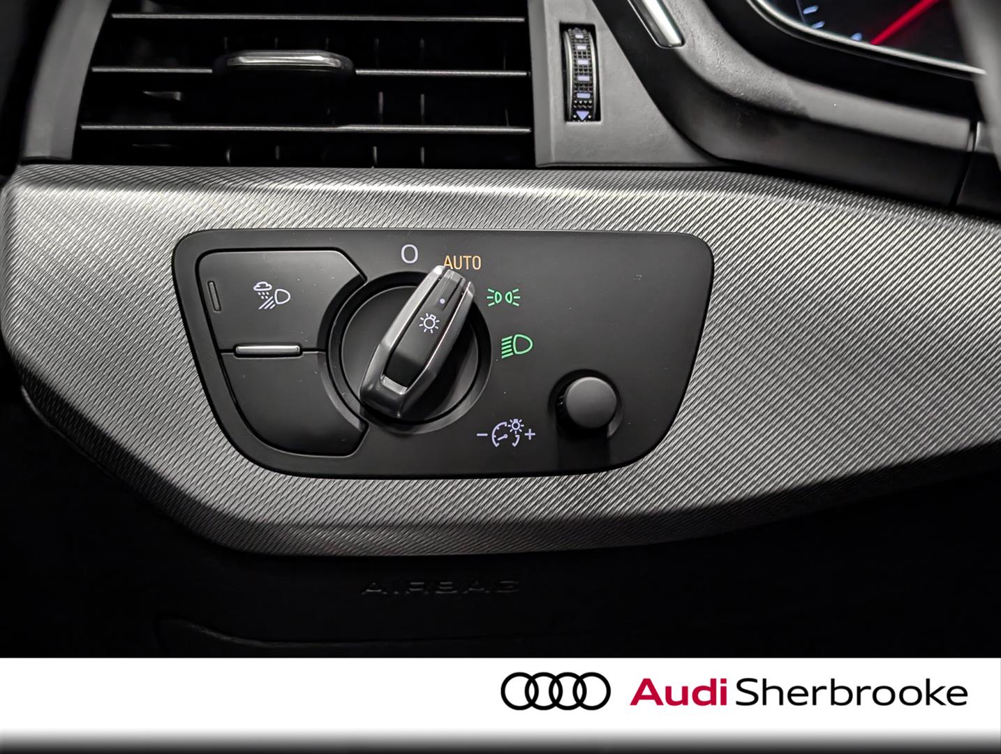 audi A4 Sedan 2018 - 23