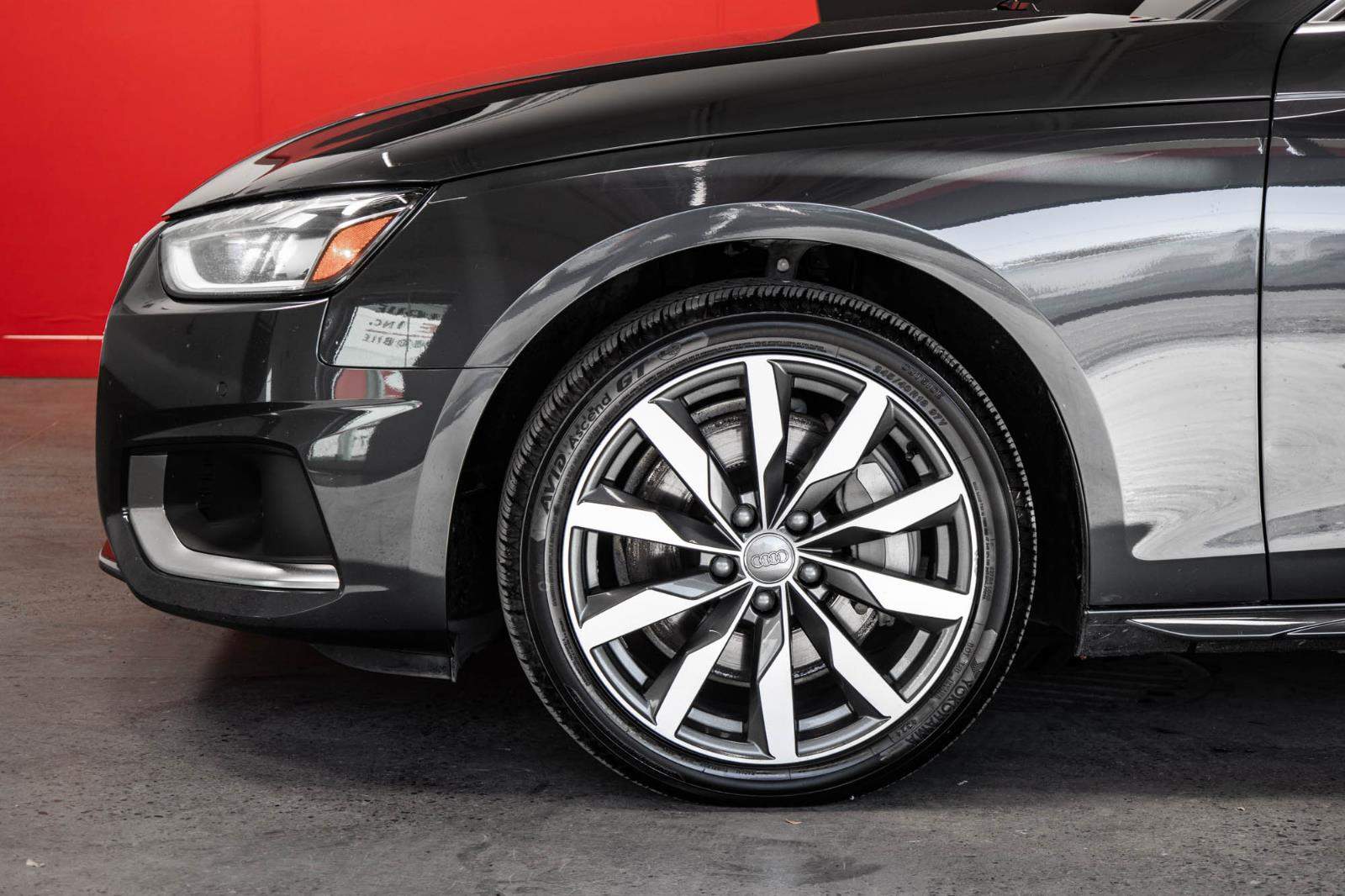 audi A4 Sedan 2020 - 17