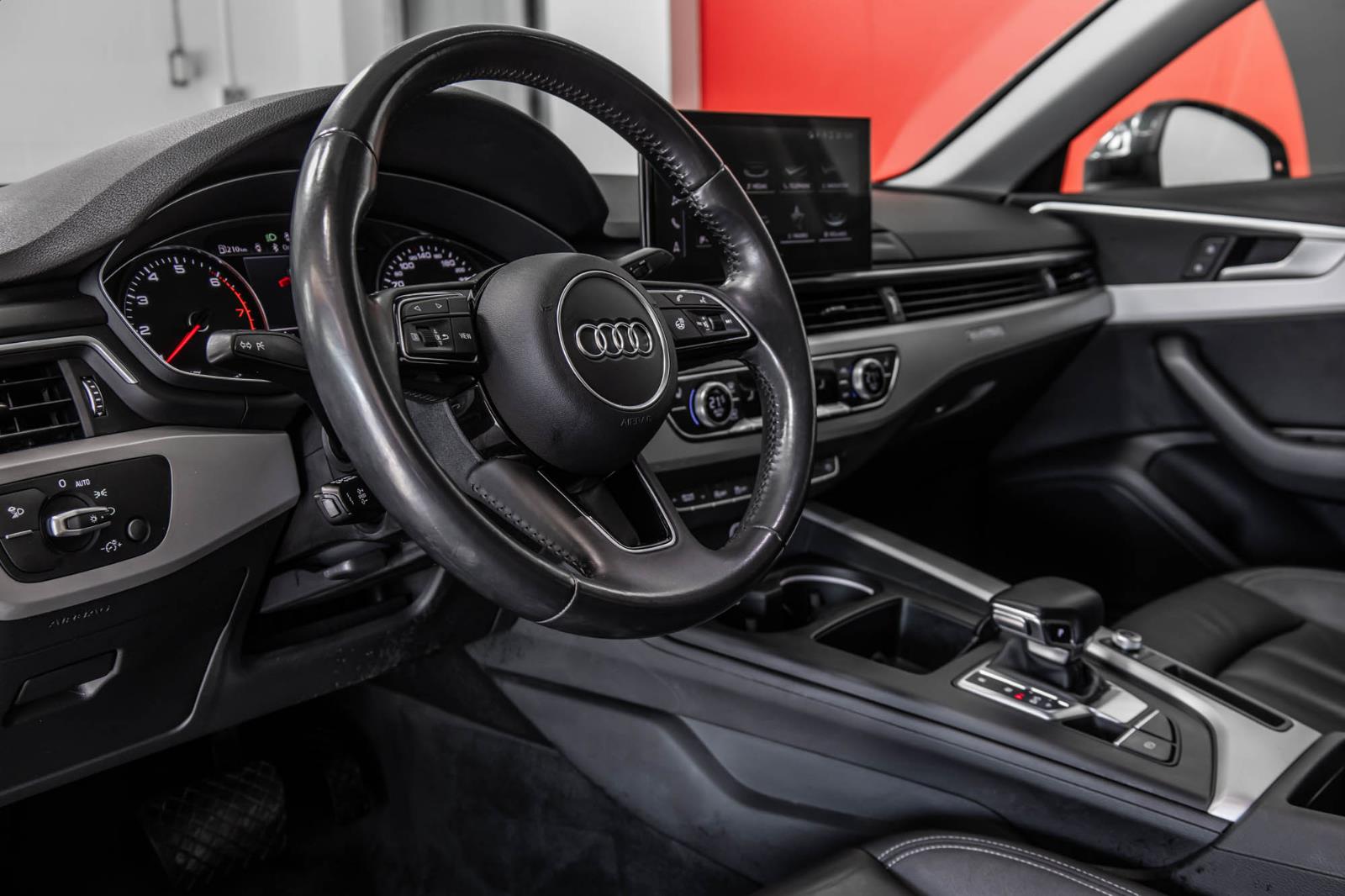 audi A4 Sedan 2020 - 38