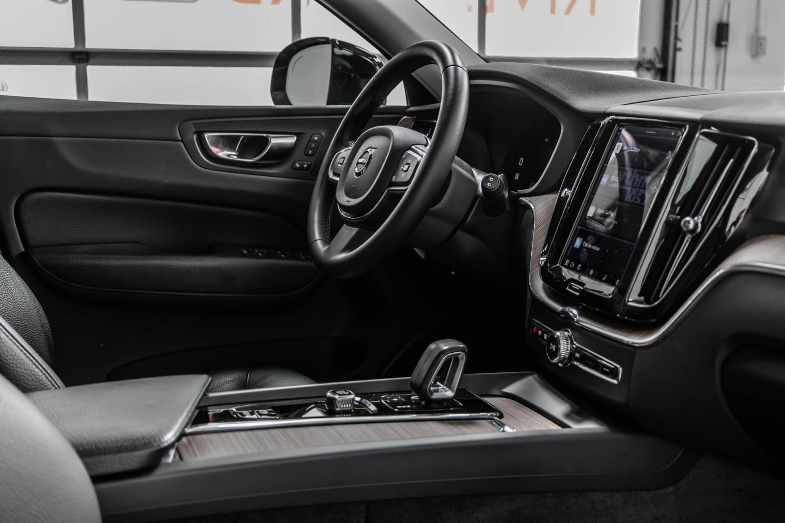 volvo XC60 2022 - 23