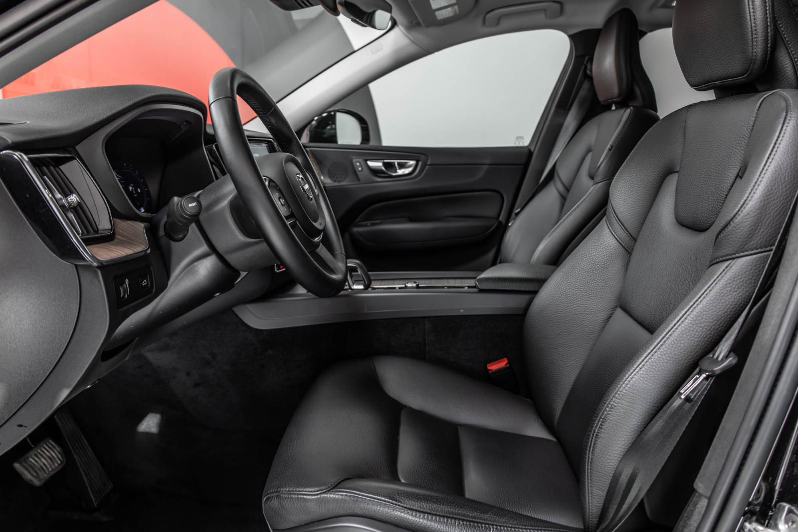 volvo XC60 2022 - 32