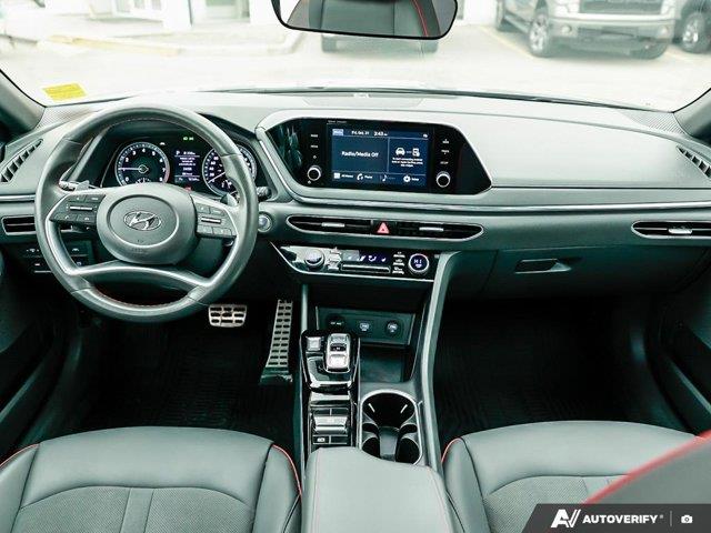 hyundai Sonata 2022 - 17